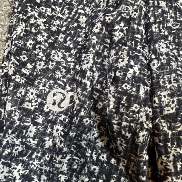 Lululemon Lost In Pace Skirt Daisy Dust Alpine White Black Tennis Skirt Skort 6 - Picture 6 of 7